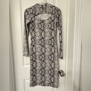 Popular 21 Snake Print Long Sleeve Keyhole Front Dress